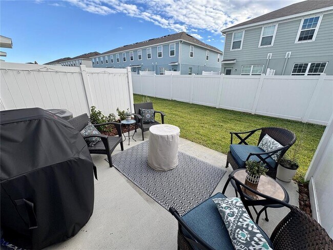 Building Photo - 4644 Old Blush St