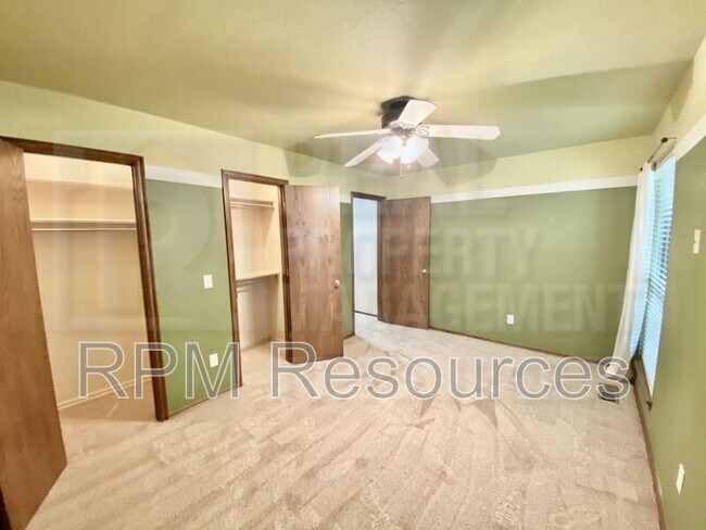 Building Photo - 216 Castle Rock Rd