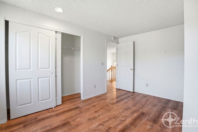 Building Photo - 16101 SE 18th St