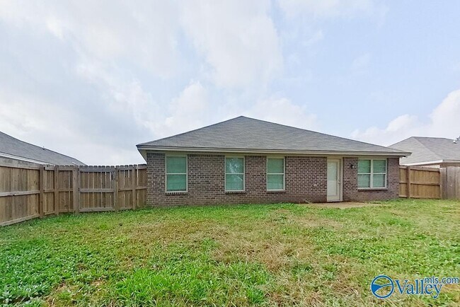 Building Photo - 59 Hideaway Ln