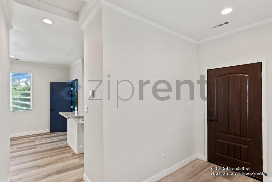 Building Photo - 1419 Flickinger Ave