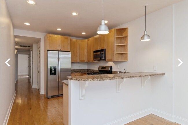 Building Photo - 1405 N Wells St