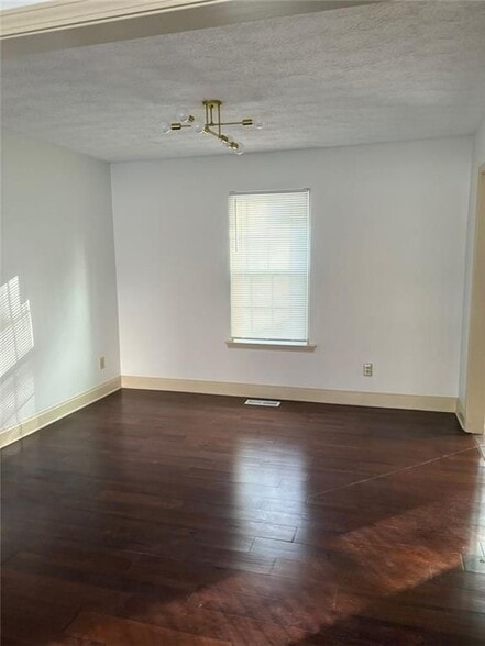 Building Photo - 11 Harvest Way