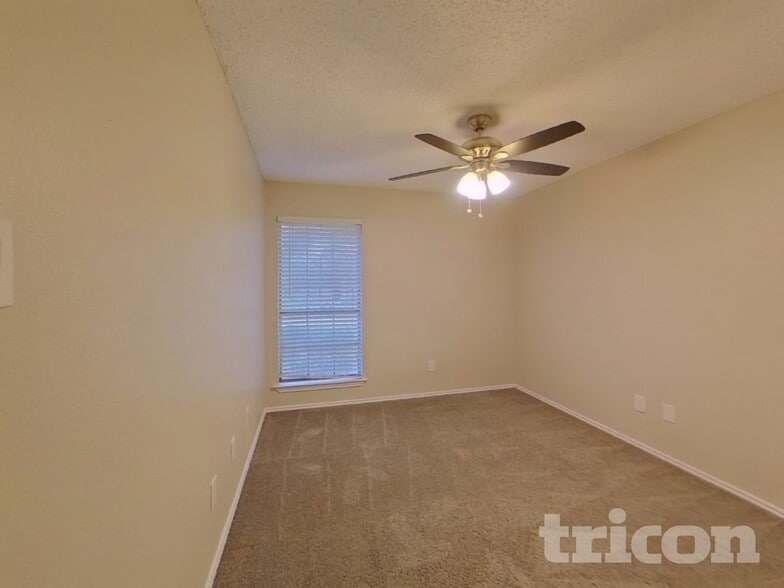 Building Photo - 3910 Lillie St