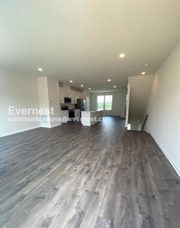 Building Photo - 1809 Noyack Ln