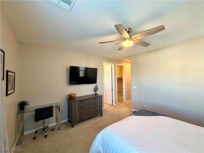 Building Photo - 572 Pear Lake St