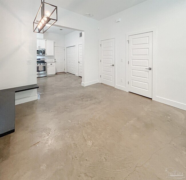 Building Photo - 1219 N Guillemard St