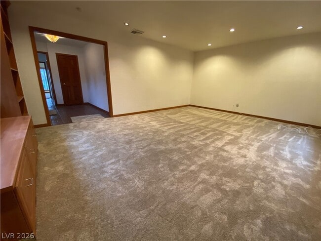 Building Photo - 2901 Burton Ave