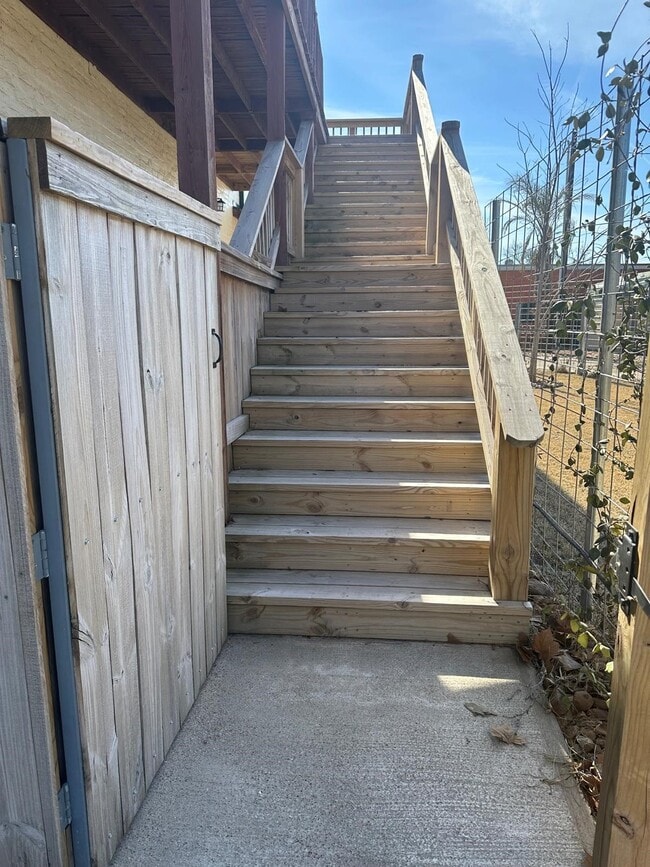 Building Photo - 519 Spring St