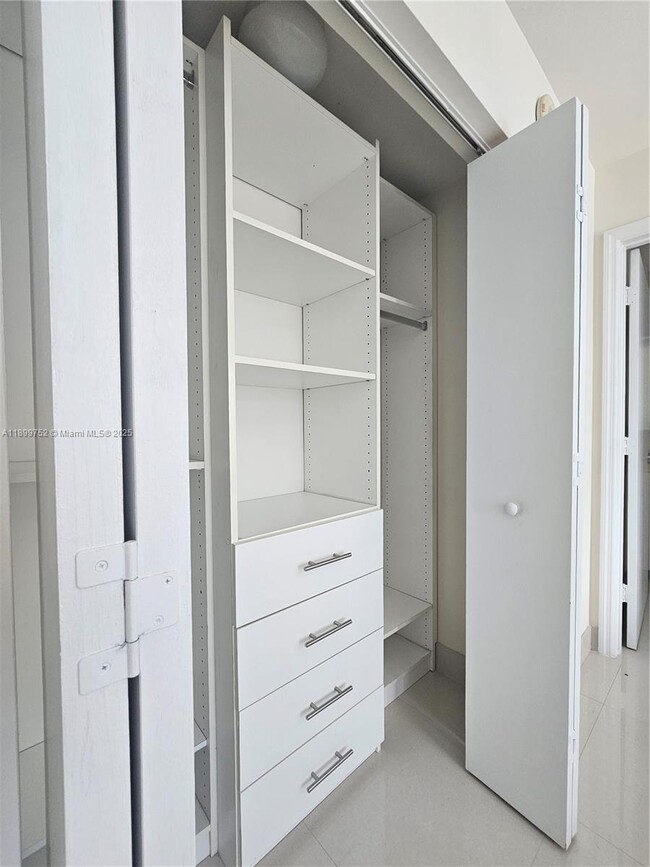 Building Photo - 60 SW 13th St