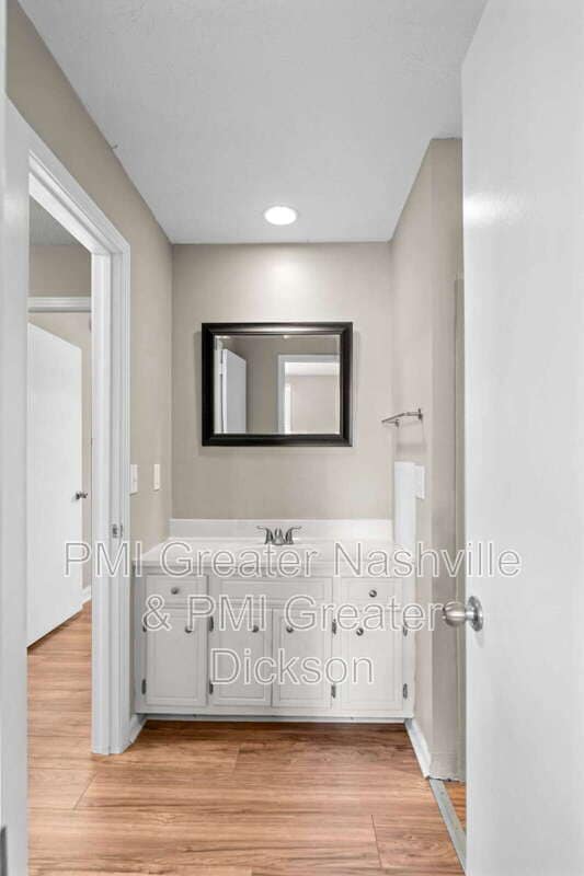 Building Photo - 113 Lakebrink Dr