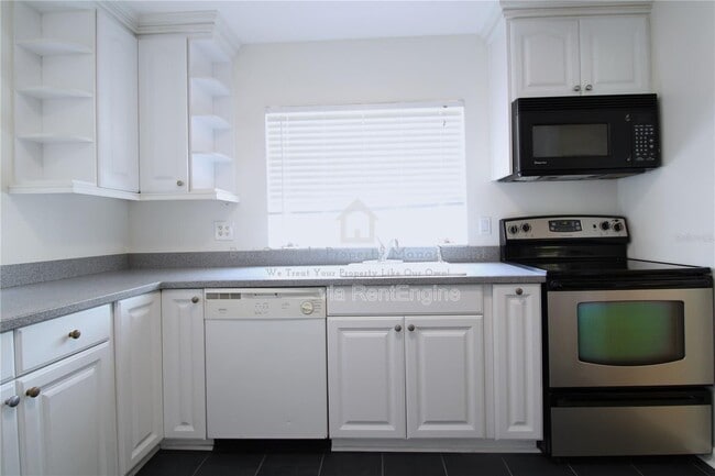 Building Photo - 1639 Oakmont Ln