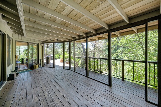Building Photo - 16832 Alice Way