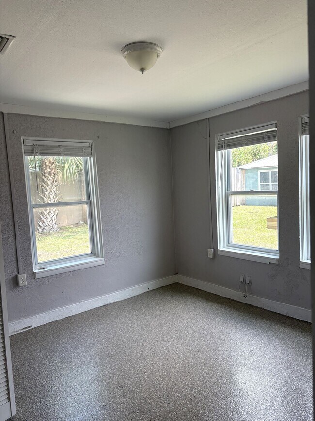 Building Photo - 133 Riberia St