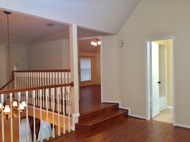 Building Photo - 14322 Village Birch St