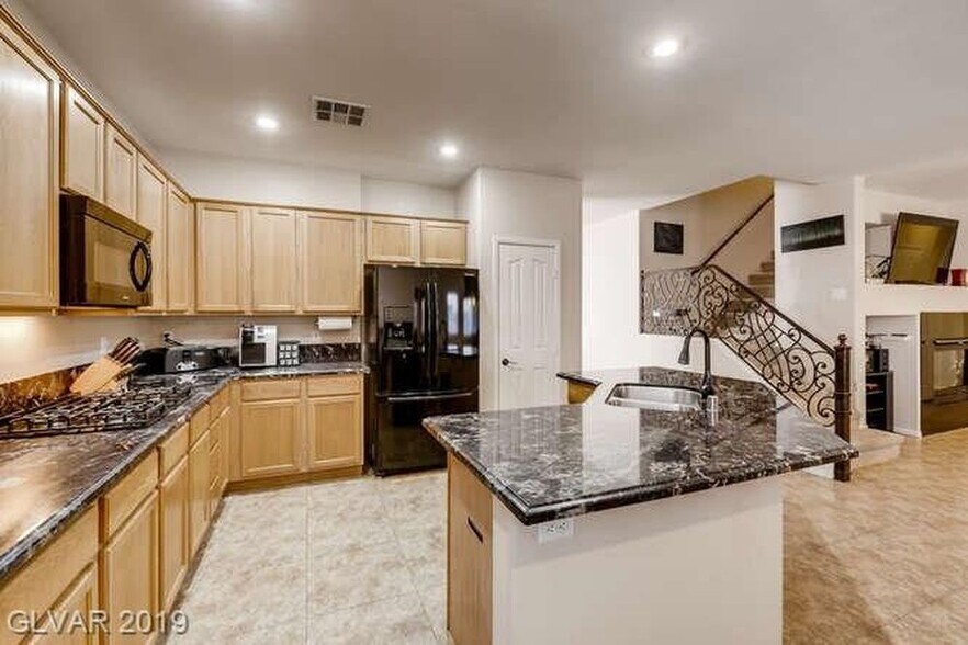 Building Photo - 27 Desert Gallery St