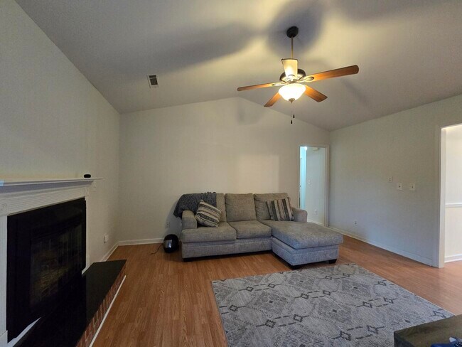 Building Photo - 5945 Lost Creek Dr