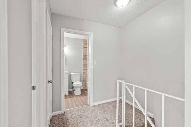 Building Photo - Remodeled 2 Bedroom Condo with Garage