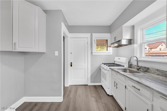 Building Photo - 3510 W 125th St