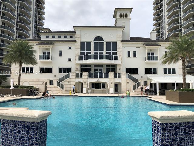 Primary Photo - 4779 Collins Ave