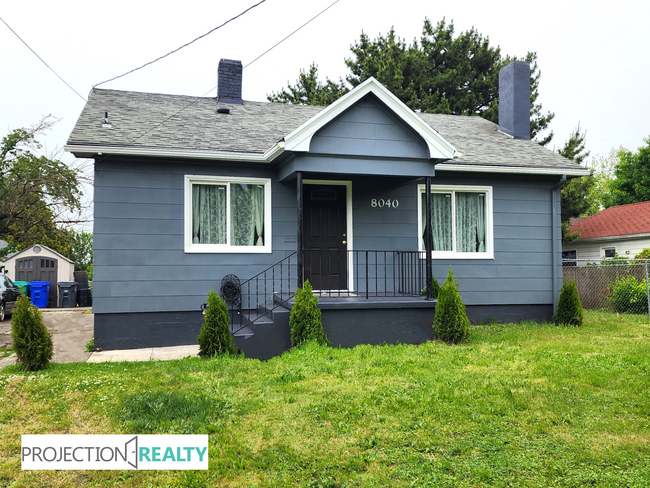 Primary Photo - 8040 N Washburne Ave