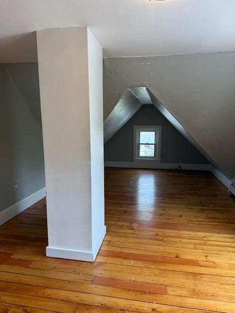 Building Photo - 20 Oak Ave