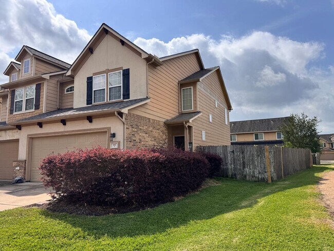 Building Photo - 3947 Calgary Cir