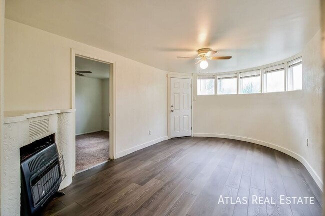 Building Photo - 1459 Roberta St