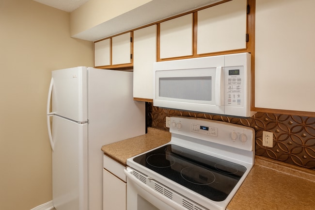 Building Photo - 12750 Equestrian Cir