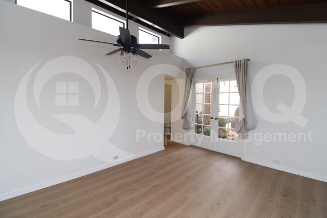 Building Photo - 7702 N Dreamy Draw Dr