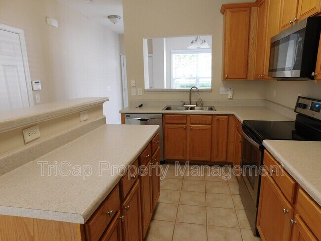 Building Photo - 524 Elm Ave