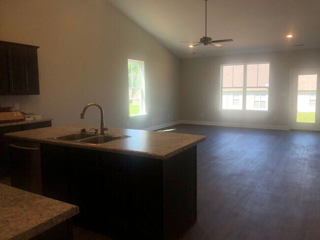 Building Photo - Discover the Ultimate in Modern Living!