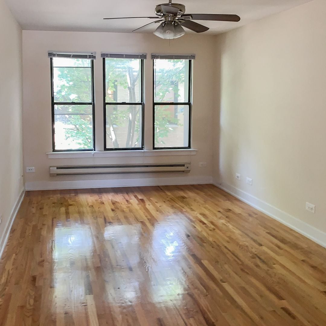 Building Photo - 627 W Melrose St