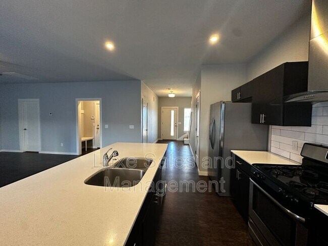 Building Photo - 17604 Sunny Hollow Rd