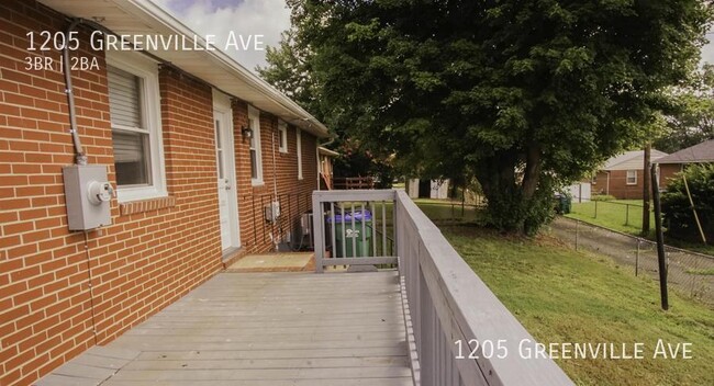 Building Photo - HUGE 3BD near VCU!