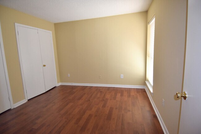 Building Photo - 6747 Quail Hollow Ct