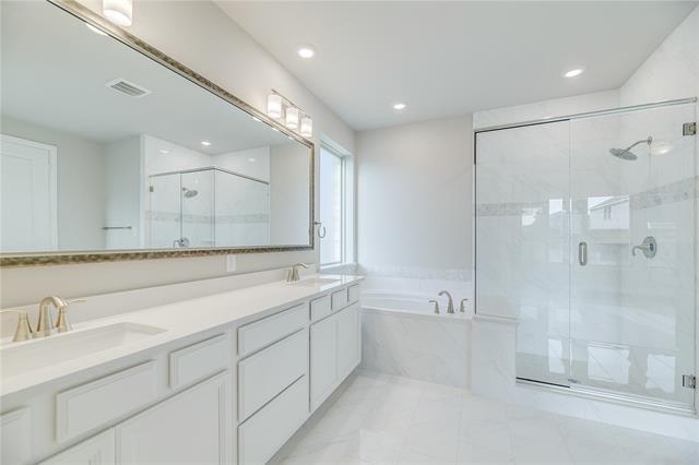 Building Photo - 2121 Sumard Dr