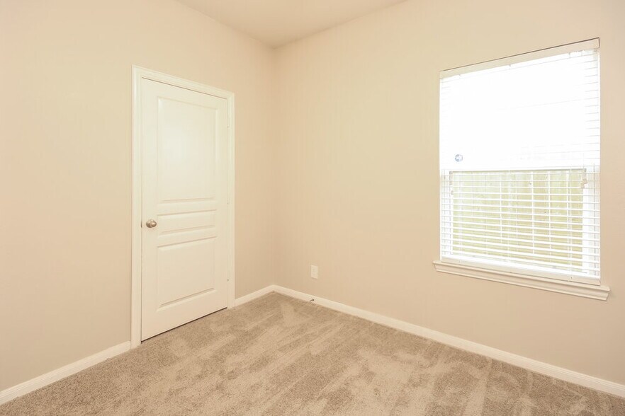 Building Photo - 138 Pequin Rd