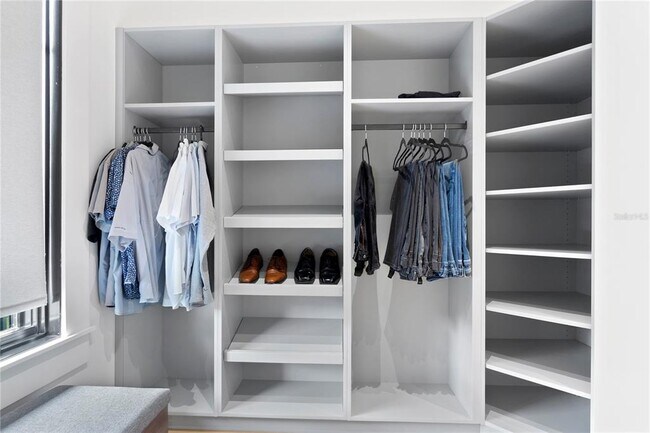 Building Photo - 319 W Frances Ave