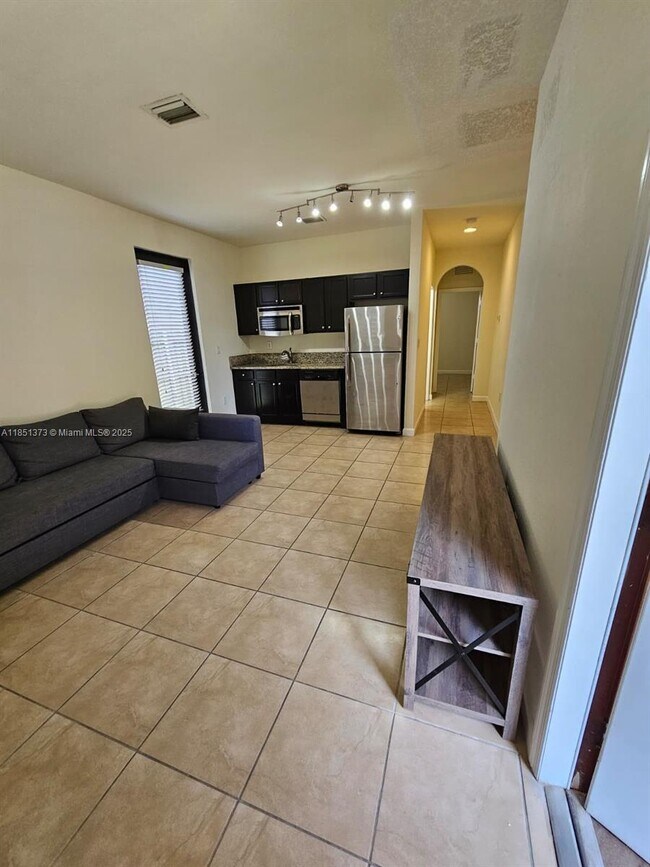 Primary Photo - 588 SE 35 Ave