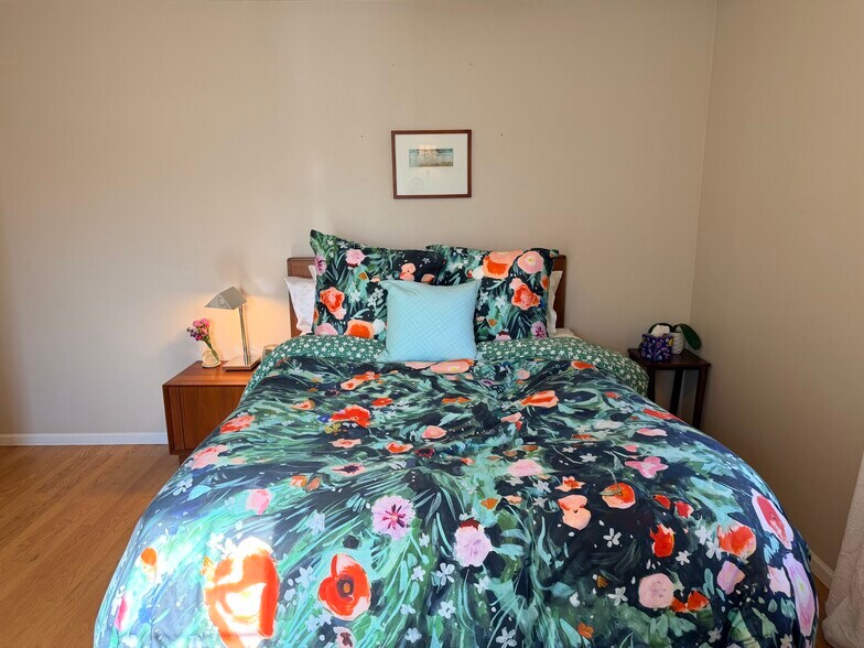 Building Photo - 821 Minakwa Dr