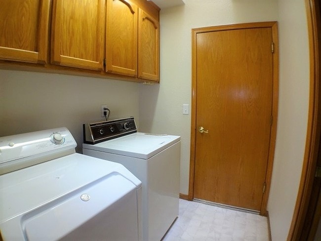 Building Photo - 1609 W 8th Ave