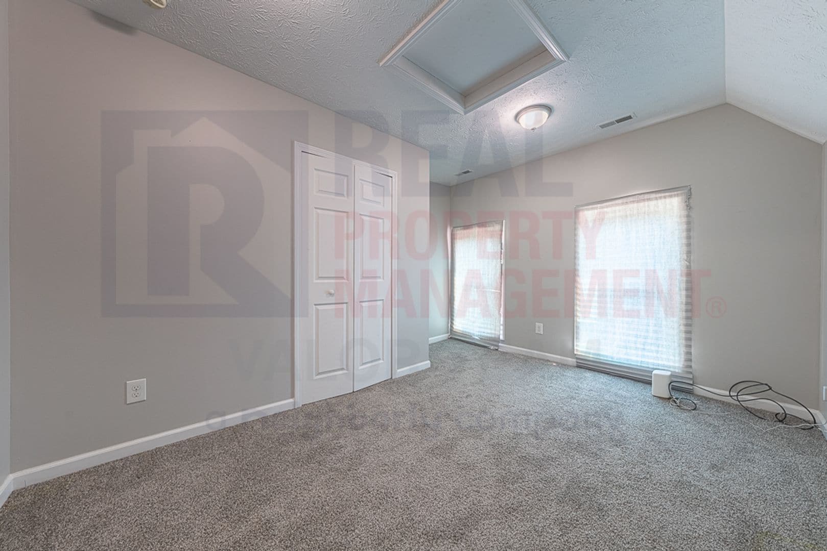 Building Photo - 1566 Winchester Ave