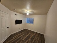 Building Photo - 1704 Horseshoe Ct
