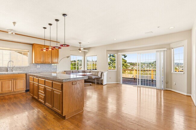 Building Photo - Expansive Valley Views & Private Living in Castro Valley - 4BD/3BA Exec Home