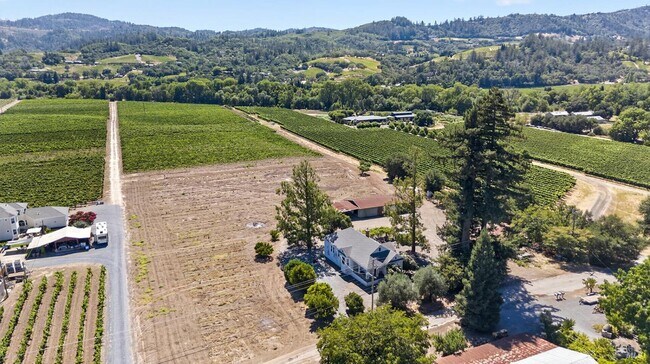 Building Photo - 4980 Dry Creek Rd
