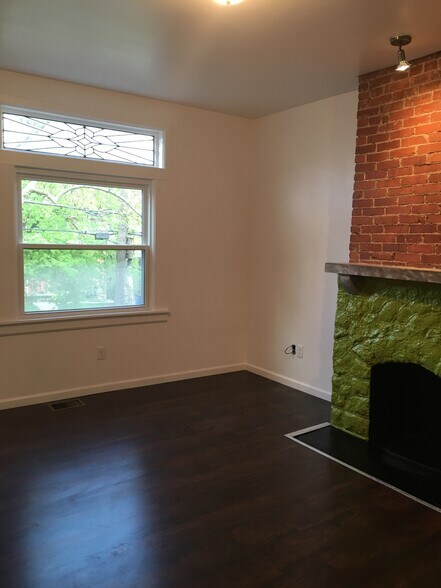 Building Photo - 3303 Iowa St