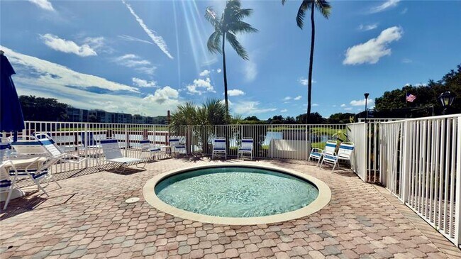 Building Photo - 9340 Lagoon Pl