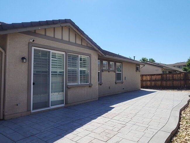 Building Photo - Beautiful home in Kiley Ranch.