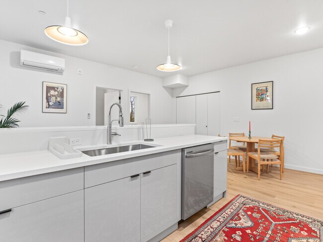 Building Photo - 50M - Jessup St